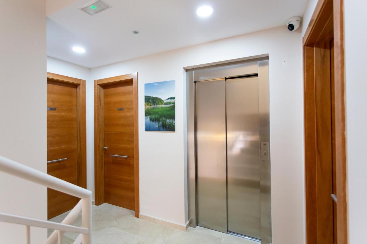 8 Lacus L'Hospitalet de Llobregat Ngoại thất bức ảnh